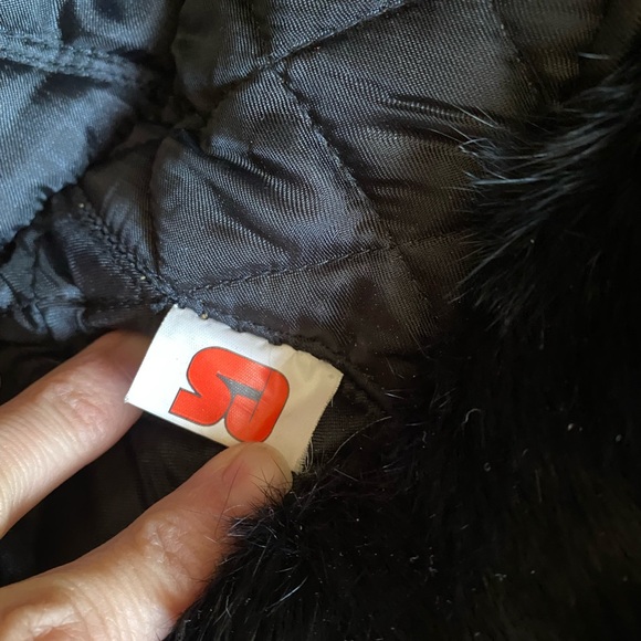 Black Rabbit Fur Hat - Picture 9 of 9